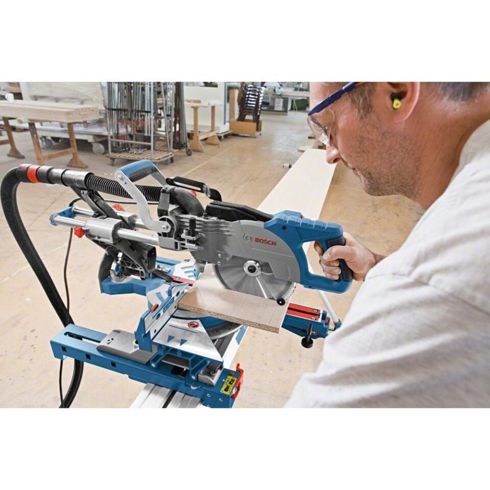 BOSCH GCM 8 SJL Profesyonel Kızaklı Gönye Kesme Makinesi 1600W 215Mm (0 601 B19 100)