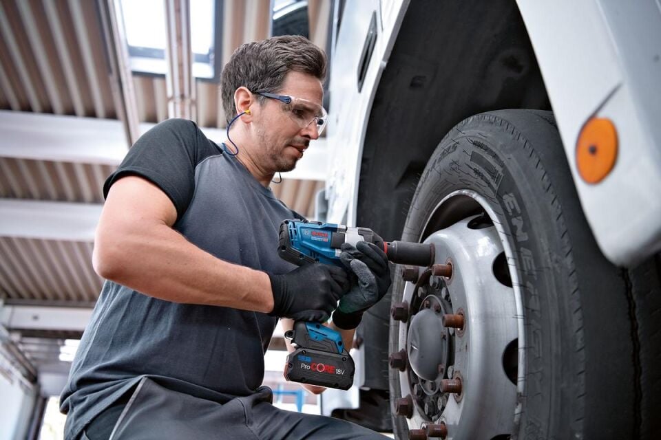 BOSCH GDS 18V-1050 H Darbeli Somun Sıkma 2x5Ah