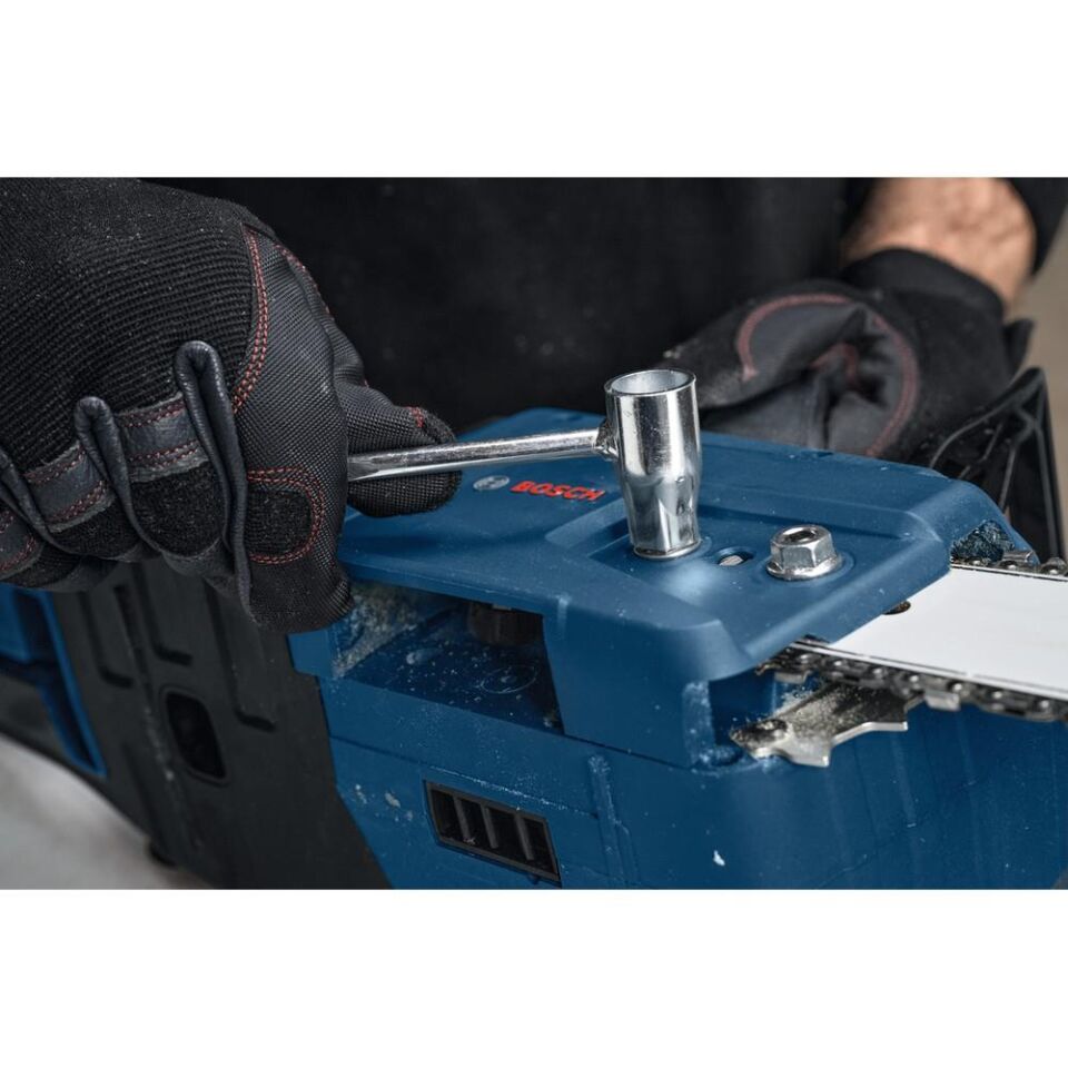 BOSCH GKE 18V-40 Akülü Zincirli Ağaç Kesme (Akü Dahil Değildir.) (0 600 8D3 000)