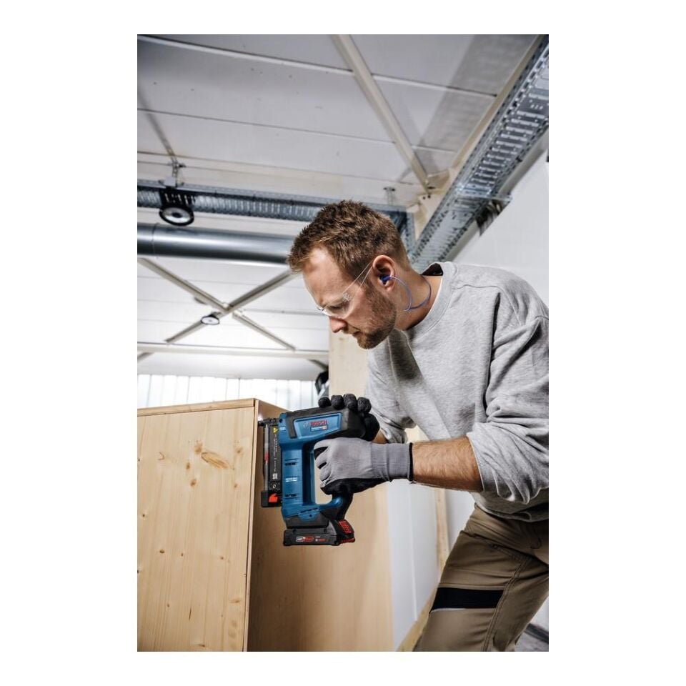 BOSCH GNH 18V-35 Akülü Çivi Çakma Tabancası (Akü Dahil Değildir.) (0 601 482 700)